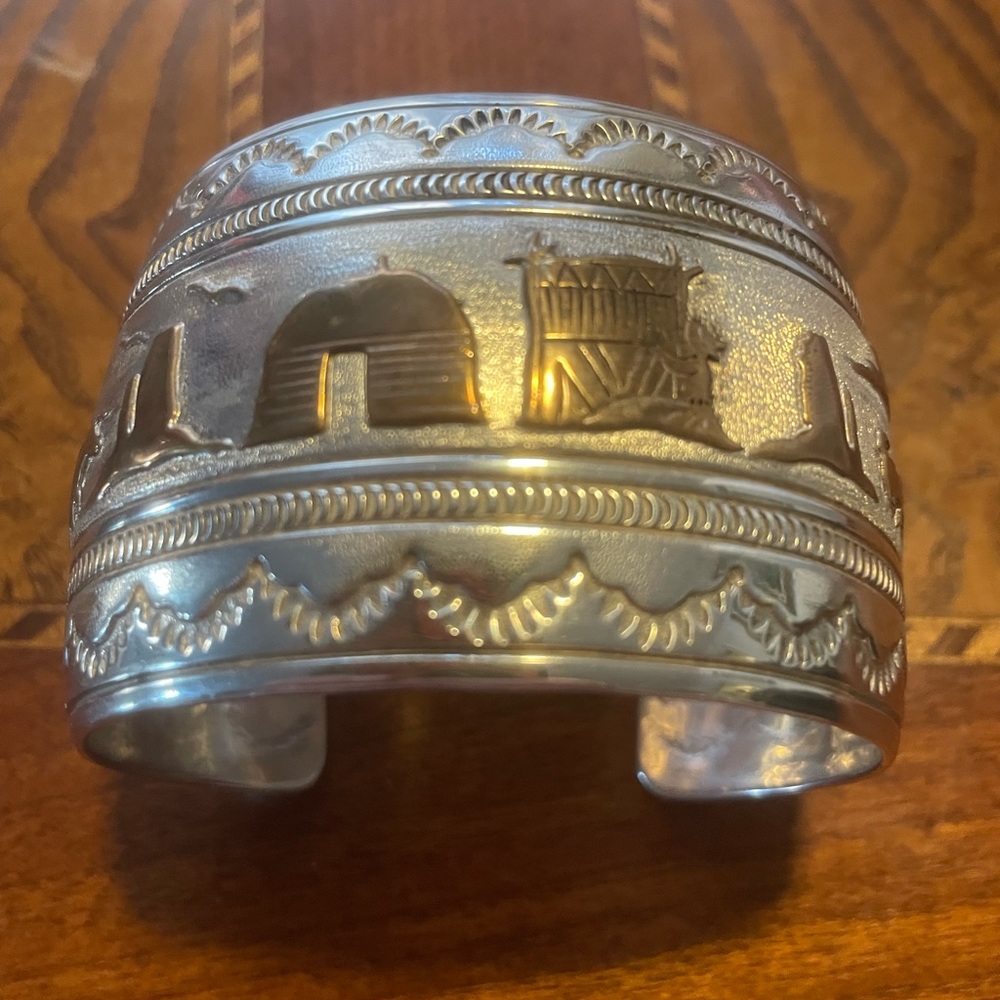 VTG 91 gram STERLING SILVER AND 14K ACCENTS NA STORYTELLER BRACELET “TAYLOR ‘90”